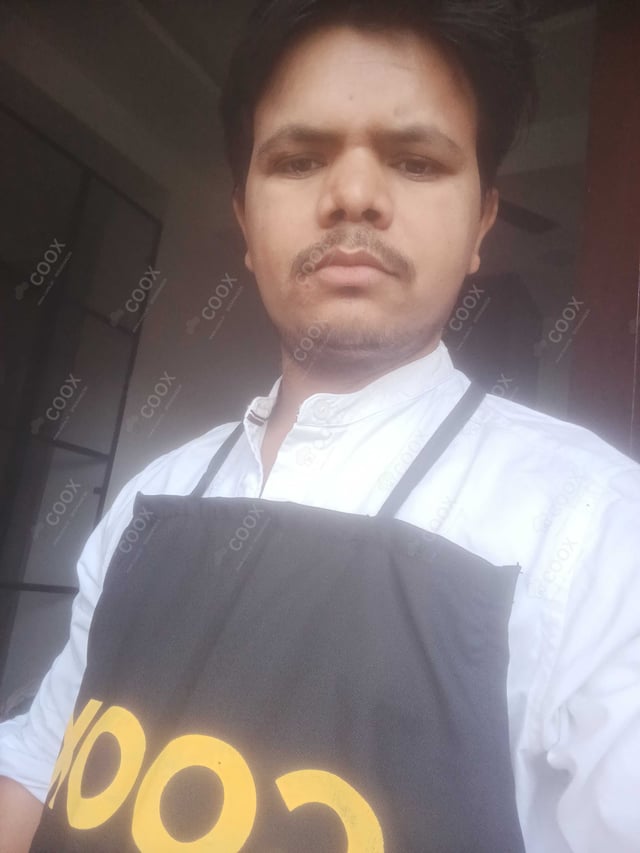 Chef from COOX at bookings. Professional cooks chefs at home