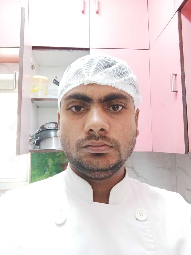 Chef from COOX at bookings. Professional cooks chefs at home