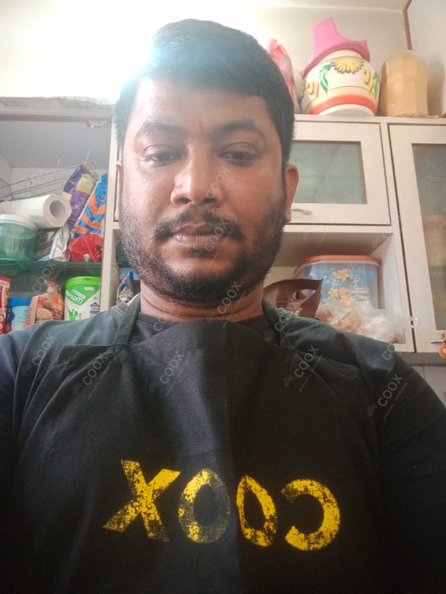 Chef from COOX at bookings. Professional cooks chefs at home