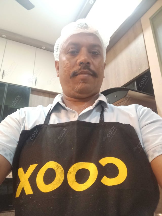 Chef from COOX at bookings. Professional cooks chefs at home