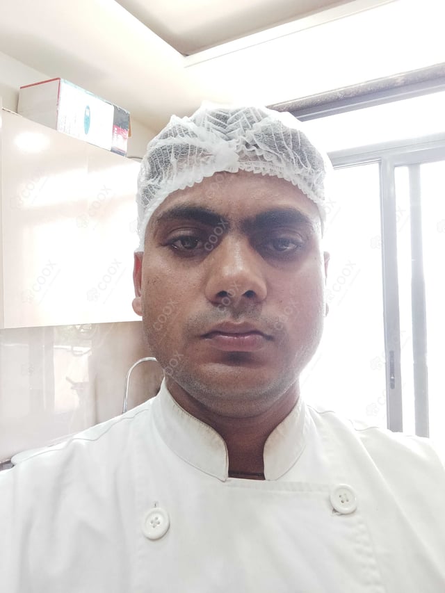 Chef from COOX at bookings. Professional cooks chefs at home