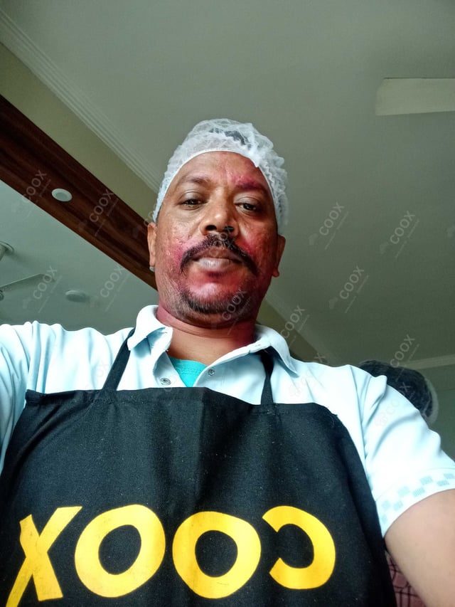 Chef from COOX at bookings. Professional cooks chefs at home