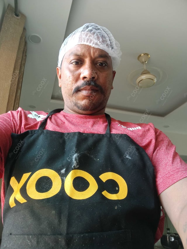 Chef from COOX at bookings. Professional cooks chefs at home