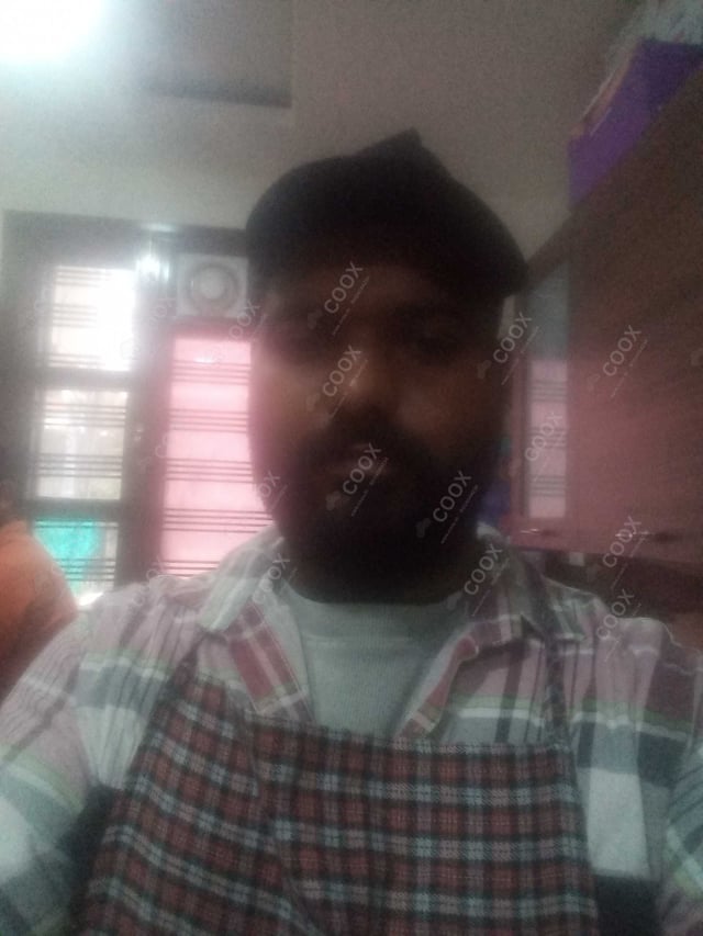 Chef from COOX at bookings. Professional cooks chefs at home