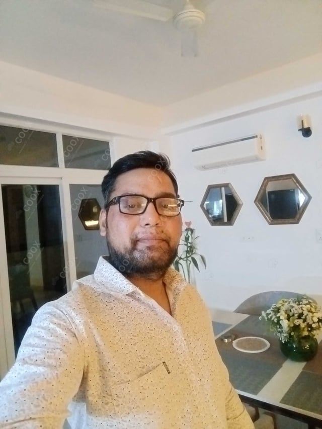 Chef from COOX at bookings. Professional cooks chefs at home