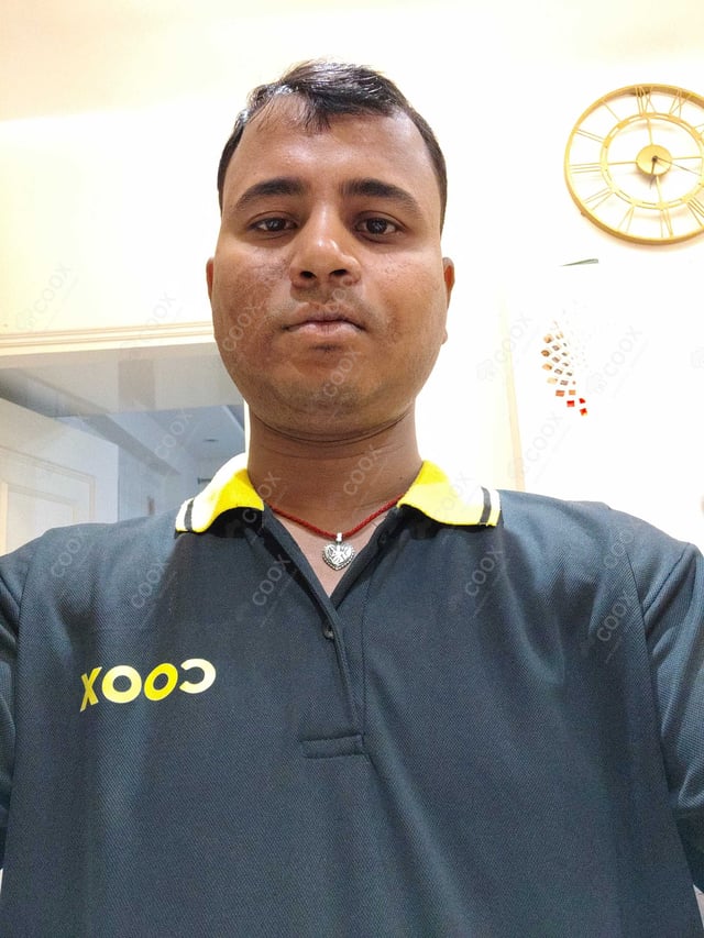 Chef from COOX at bookings. Professional cooks chefs at home
