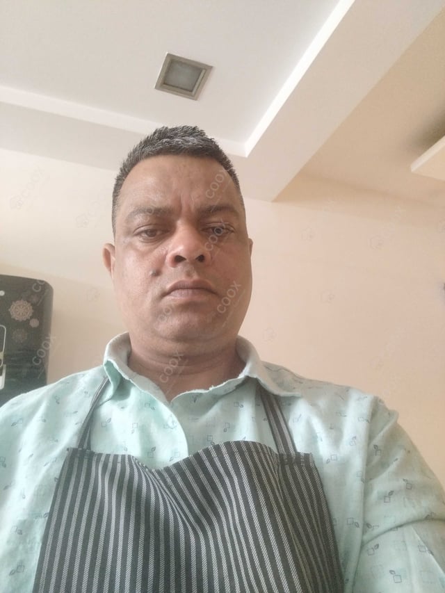 Chef from COOX at bookings. Professional cooks chefs at home