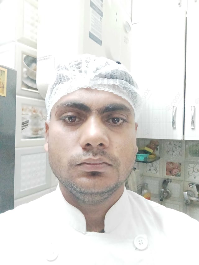 Chef from COOX at bookings. Professional cooks chefs at home