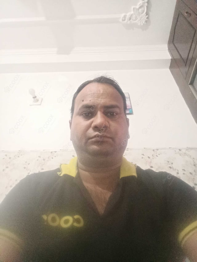 Chef from COOX at bookings. Professional cooks chefs at home
