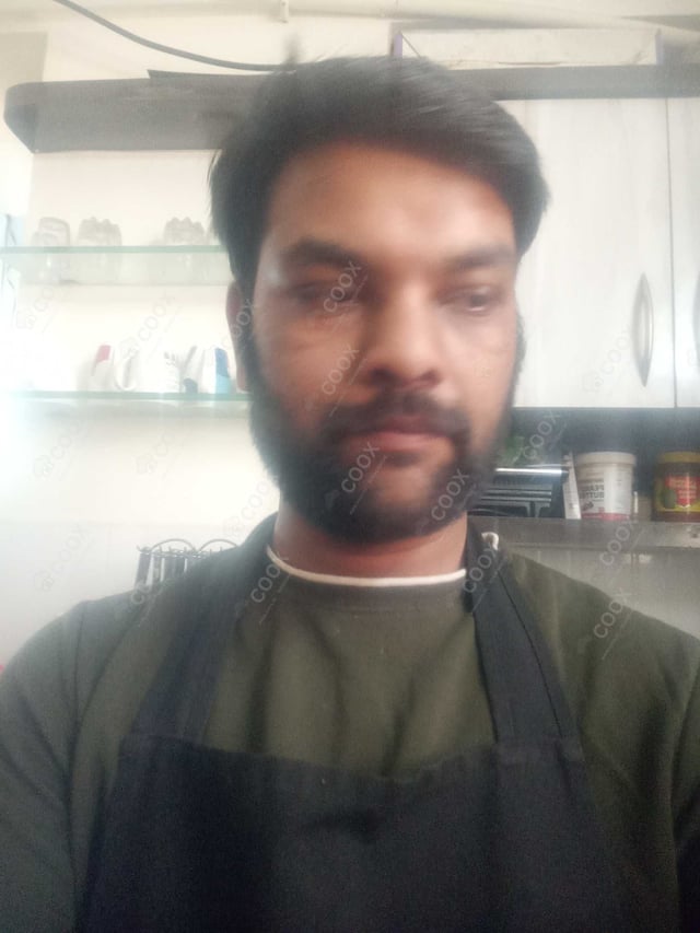 Chef from COOX at bookings. Professional cooks chefs at home