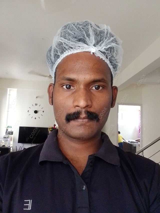 Chef from COOX at bookings. Professional cooks chefs at home