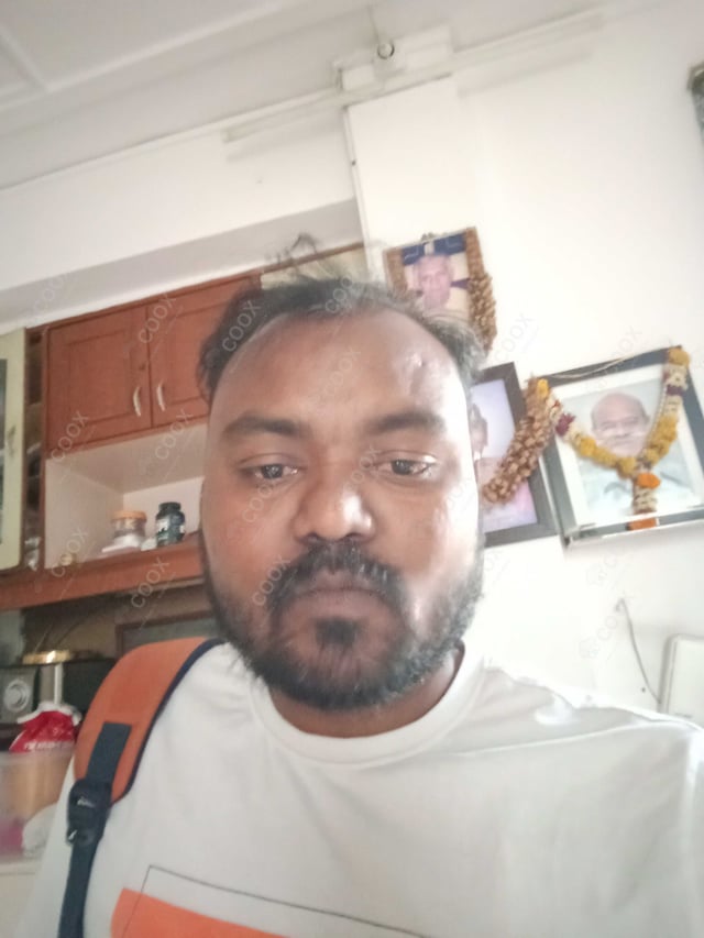 Chef from COOX at bookings. Professional cooks chefs at home