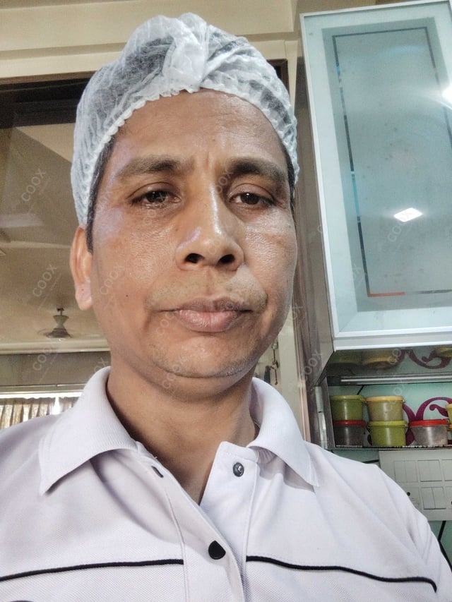 Chef from COOX at bookings. Professional cooks chefs at home