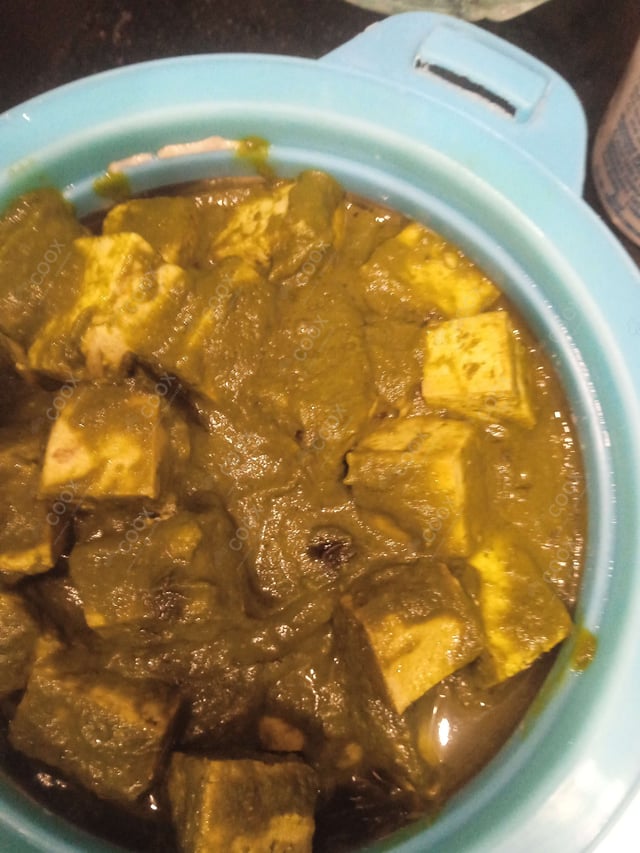 Delicious Palak Paneer prepared by COOX