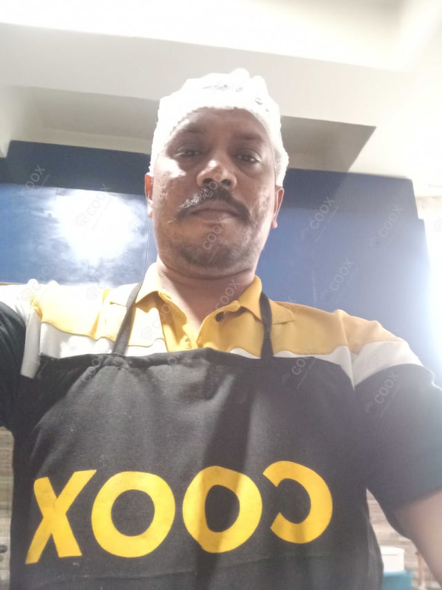 Chef from COOX at bookings. Professional cooks chefs at home