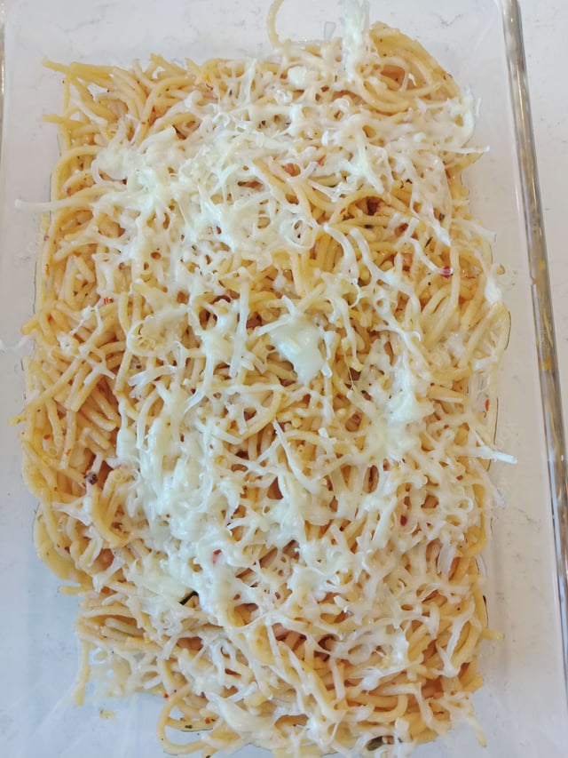 Delicious Spaghetti Aglio e Olio prepared by COOX