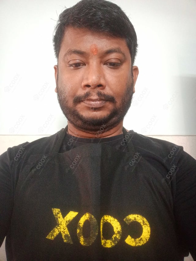Chef from COOX at bookings. Professional cooks chefs at home