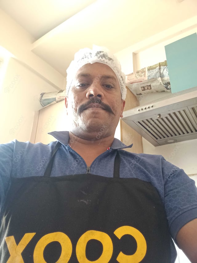 Chef from COOX at bookings. Professional cooks chefs at home