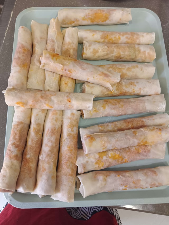 Delicious Veg Spring Rolls prepared by COOX