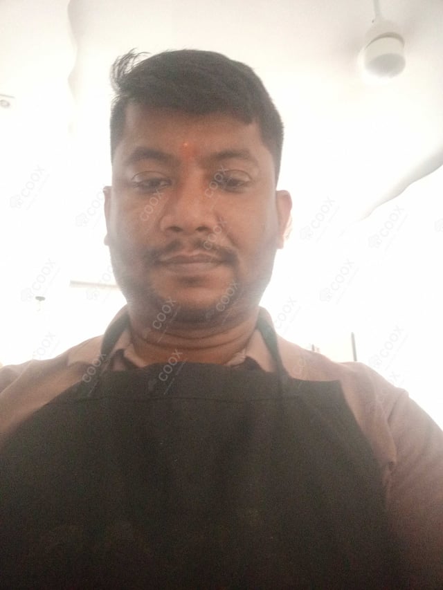 Chef from COOX at bookings. Professional cooks chefs at home