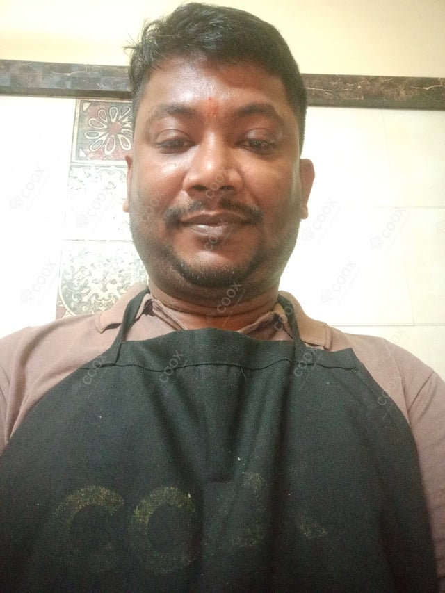 Chef from COOX at bookings. Professional cooks chefs at home