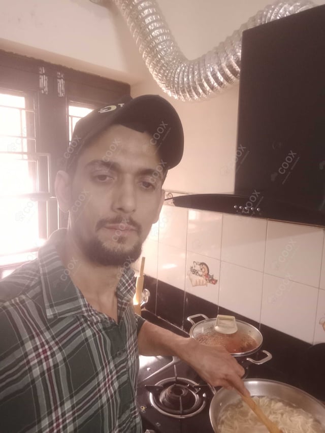 Chef from COOX at bookings. Professional cooks chefs at home