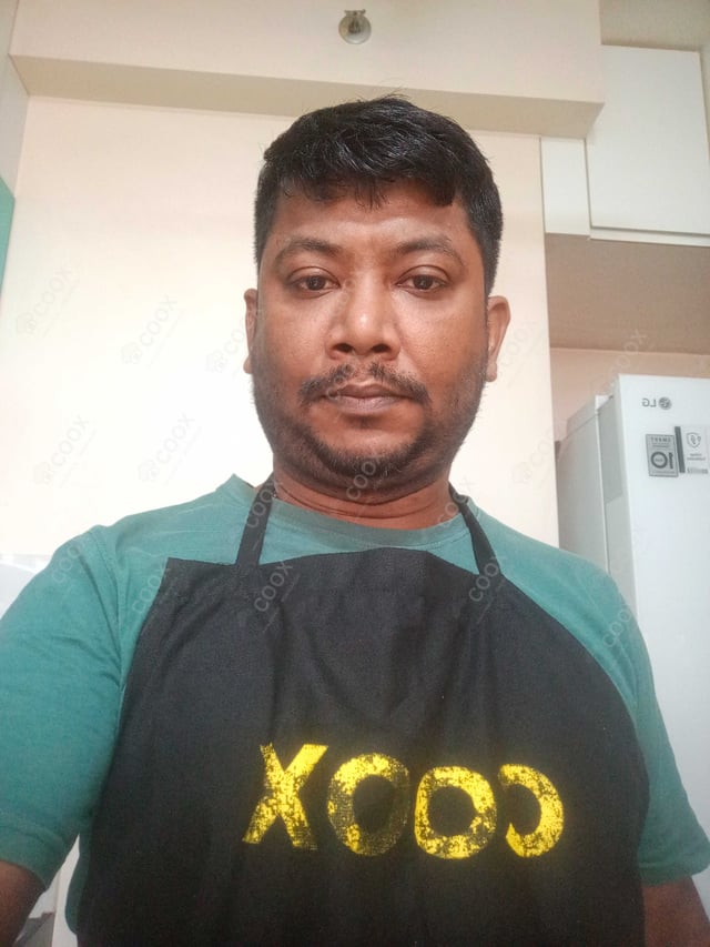 Chef from COOX at bookings. Professional cooks chefs at home
