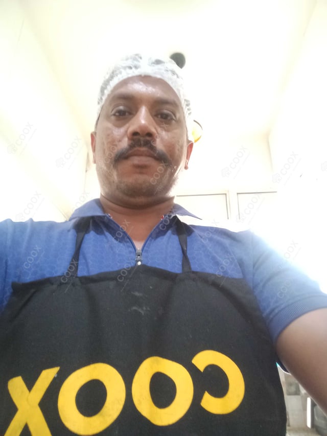 Chef from COOX at bookings. Professional cooks chefs at home