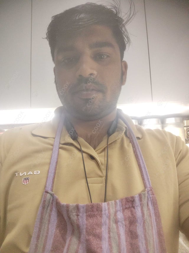 Chef from COOX at bookings. Professional cooks chefs at home