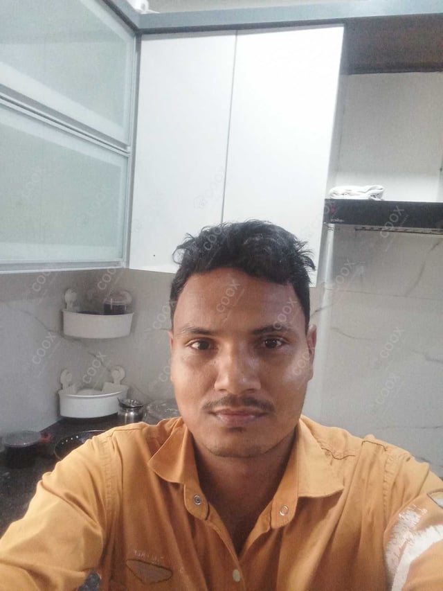 Chef from COOX at bookings. Professional cooks chefs at home