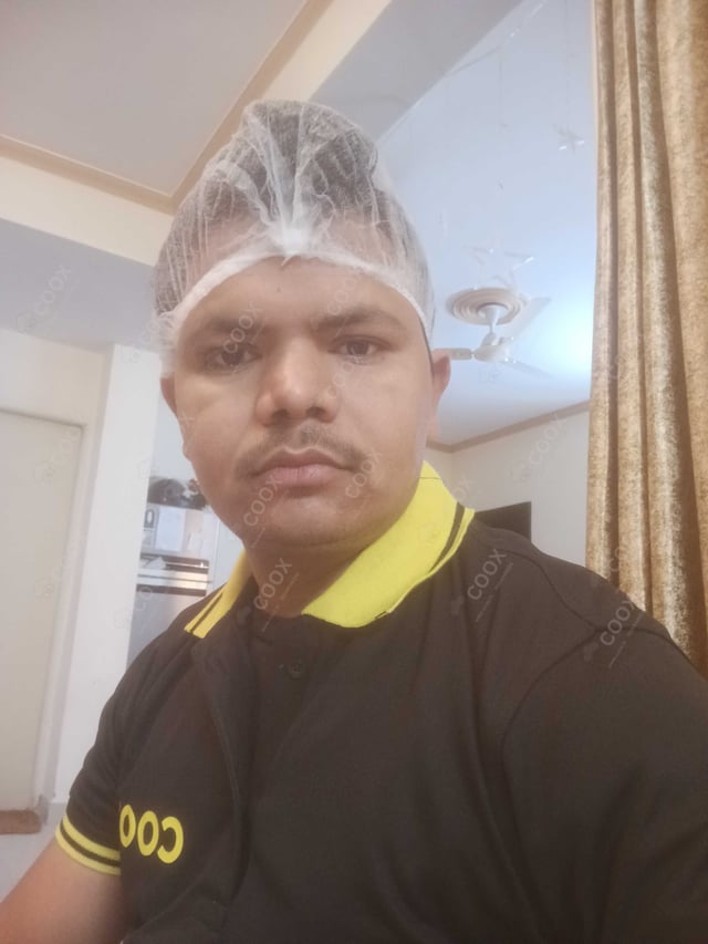 Chef from COOX at bookings. Professional cooks chefs at home