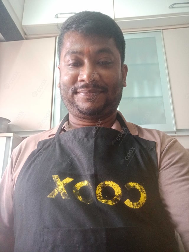 Chef from COOX at bookings. Professional cooks chefs at home
