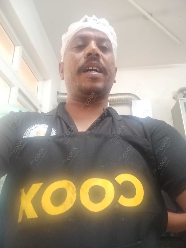 Chef from COOX at bookings. Professional cooks chefs at home