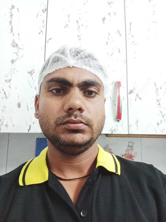 Chef from COOX at bookings. Professional cooks chefs at home