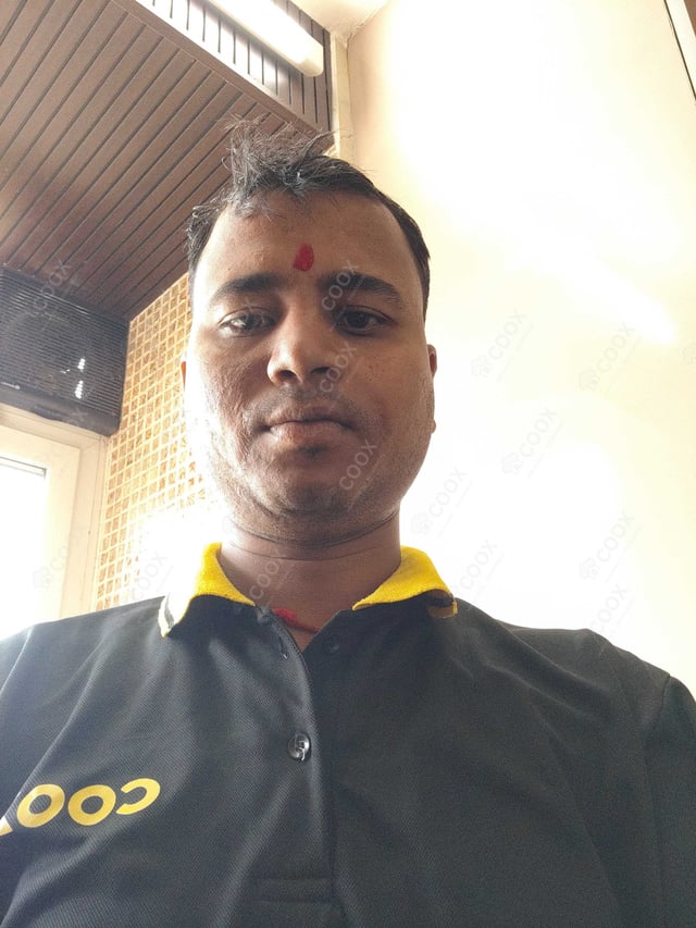 Chef from COOX at bookings. Professional cooks chefs at home