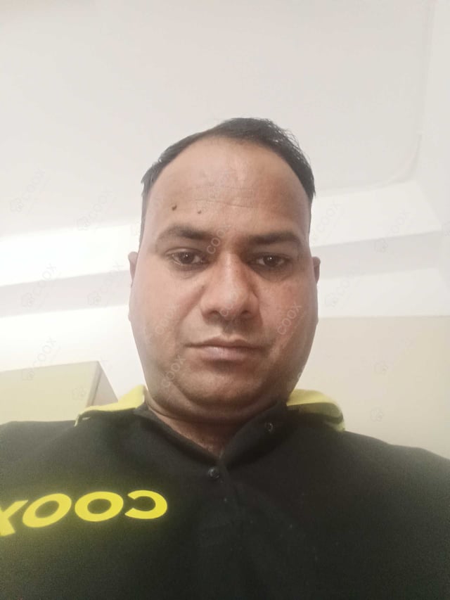 Chef from COOX at bookings. Professional cooks chefs at home