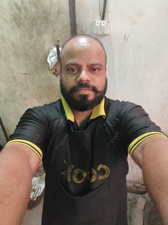 Chef from COOX at bookings. Professional cooks chefs at home