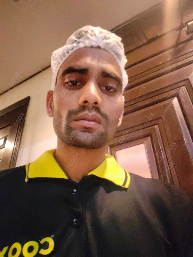 Chef from COOX at bookings. Professional cooks chefs at home