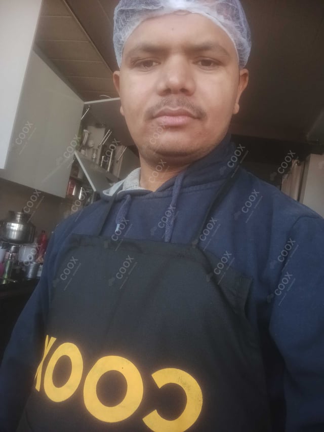 Chef from COOX at bookings. Professional cooks chefs at home