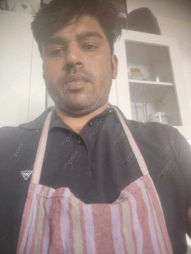 Chef from COOX at bookings. Professional cooks chefs at home