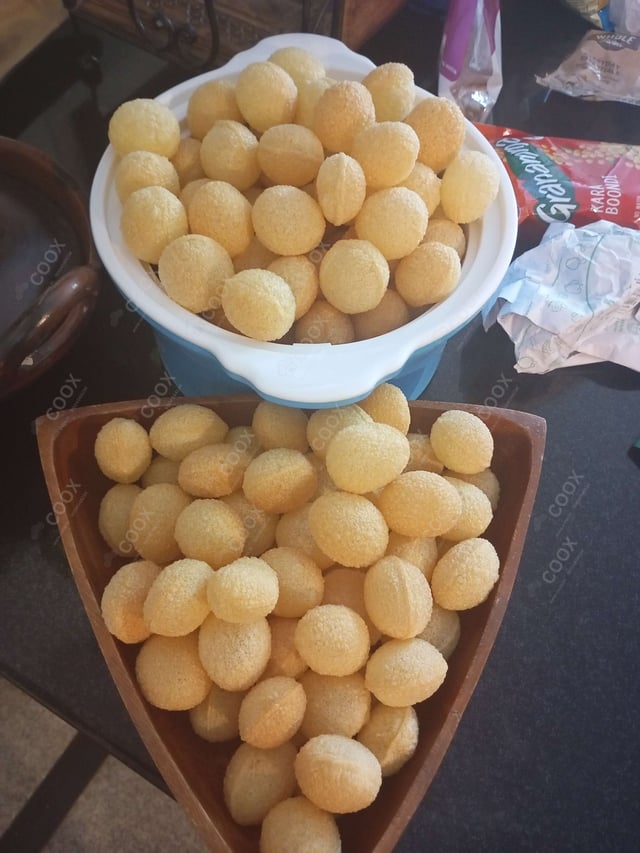 Delicious Gol Gappe (Pani Puri) prepared by COOX