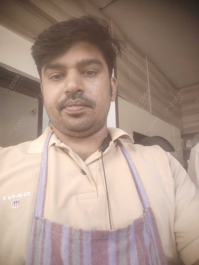 Chef from COOX at bookings. Professional cooks chefs at home
