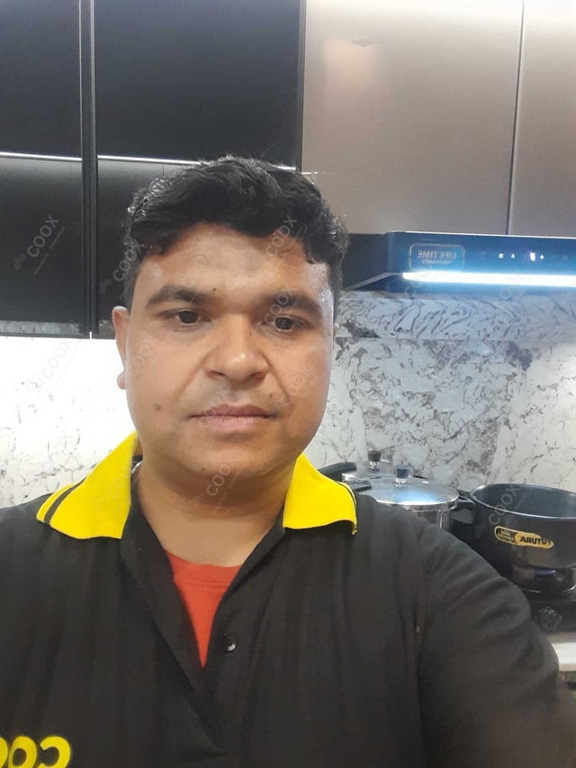 Chef from COOX at bookings. Professional cooks chefs at home