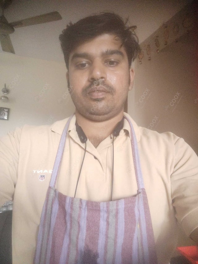 Chef from COOX at bookings. Professional cooks chefs at home