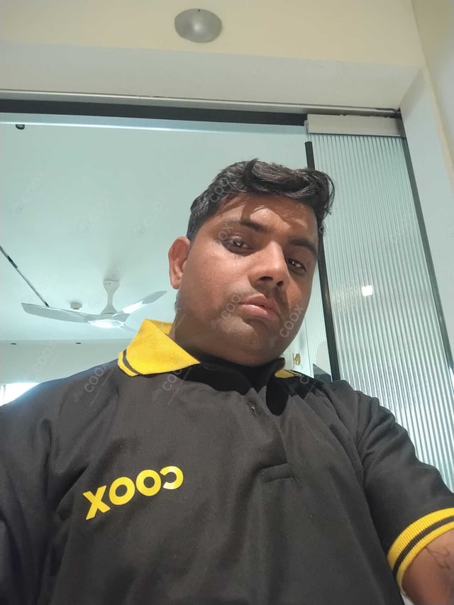 Chef from COOX at bookings. Professional cooks chefs at home