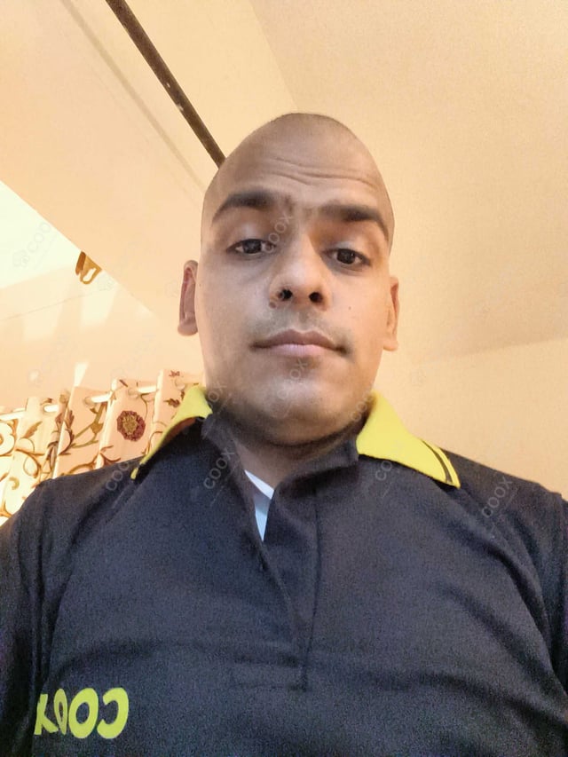 Chef from COOX at bookings. Professional cooks chefs at home