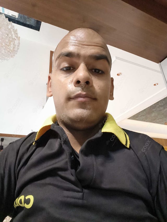 Chef from COOX at bookings. Professional cooks chefs at home