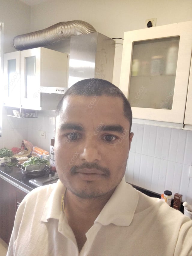 Chef from COOX at bookings. Professional cooks chefs at home