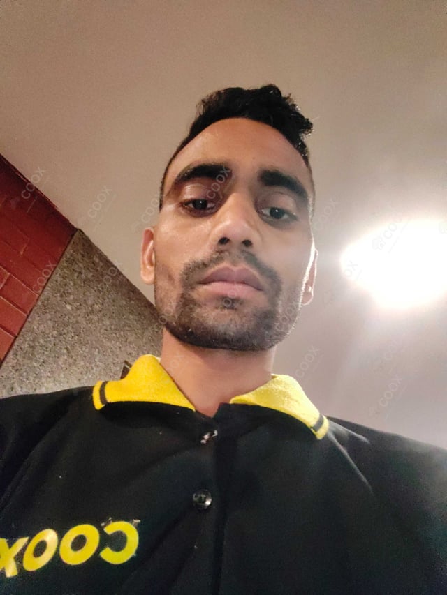 Chef from COOX at bookings. Professional cooks chefs at home