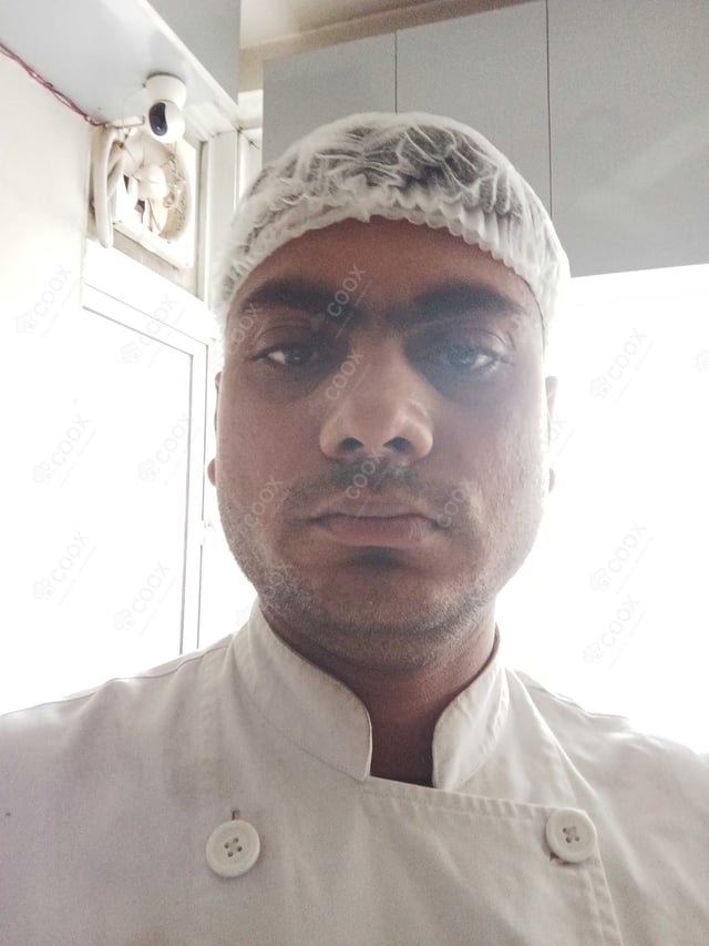 Chef from COOX at bookings. Professional cooks chefs at home